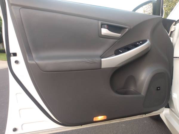 ***Like New Toyota Prius*Leather*Navi*JBL Sound*Must See To... for sale in Lincoln, CA – photo 15