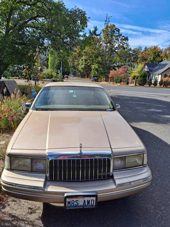1993 Lincoln Town Car Executive Sedan for sale in Husum, OR – photo 3