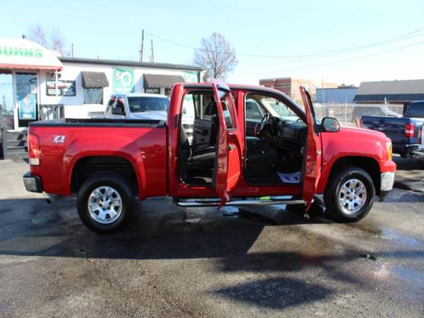 1-Owner* 2007 GMC Sierra 1500 4WD Crew Cab SLE2 - cars & trucks - by... for sale in Louisville, KY – photo 2