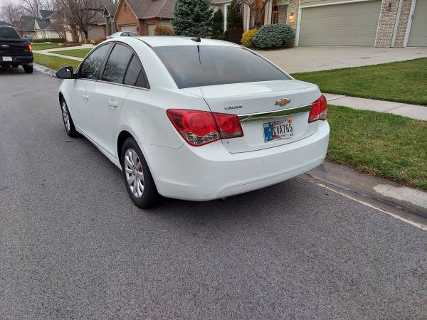 Chevy Cruze - cars & trucks - by owner - vehicle automotive sale for sale in Fort Wayne, IN – photo 2
