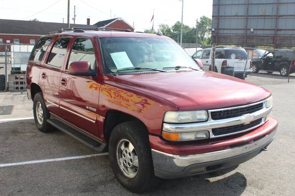 2002 Chevrolet Tahoe LT 4WD - - by dealer - vehicle for sale in Louisville, KY – photo 2