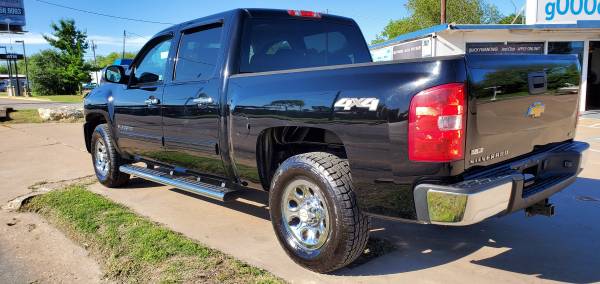 Only 100k miles! Chevrolet Silverado 1500 LS 4X4 1-Owner Clean Title for sale in Burleson, TX – photo 2