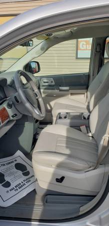 2008 Chrysler Town & Country 4dr Wgn Touring for sale in Chesaning, MI – photo 9