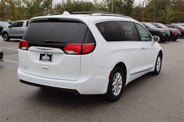 2020 Chrysler Pacifica Touring L - cars & trucks - by dealer -... for sale in Jefferson City, MO – photo 3