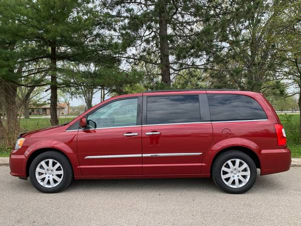 2016 Chrysler Town Country 4dr Wgn Touring - - by for sale in Flint, MI – photo 3