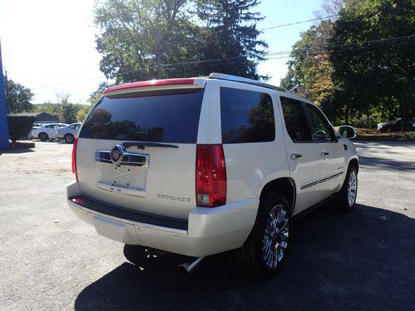 2008 Cadillac Escalade AWD - CARFAX ADVANTAGE DEALERSHIP! for sale in Mansfield Center, CT – photo 5