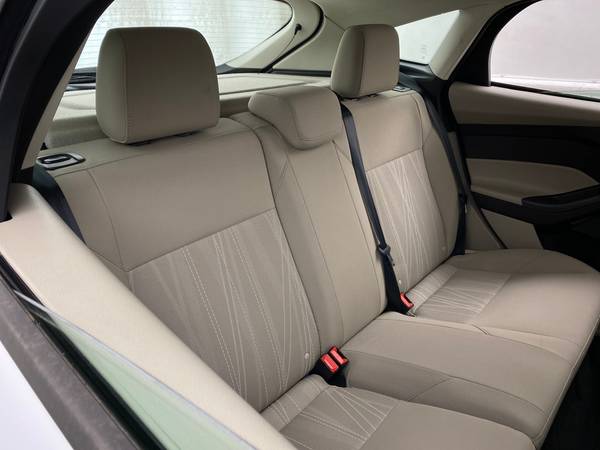 2016 Ford Focus SE Hatchback 4D hatchback White - FINANCE ONLINE -... for sale in Arlington, TX – photo 19