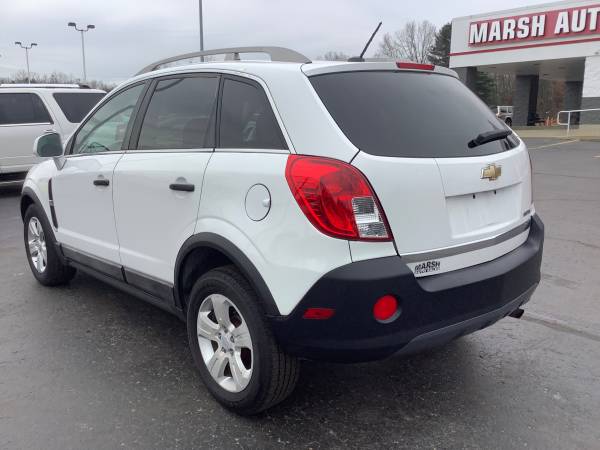 Reliable! 2013 Chevy Captiva LS! Affordable! - cars & trucks - by... for sale in Ortonville, MI – photo 3