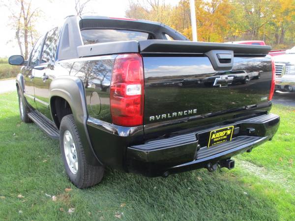 2007 chevrolet avalanche 4x4 - cars & trucks - by dealer - vehicle... for sale in Fort Atkinson, WI – photo 8