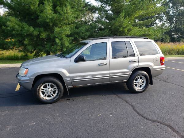 2000 JEEP GRAND CHEROKEE LIMITED 4WD - cars & trucks - by owner -... for sale in Batavia, IL