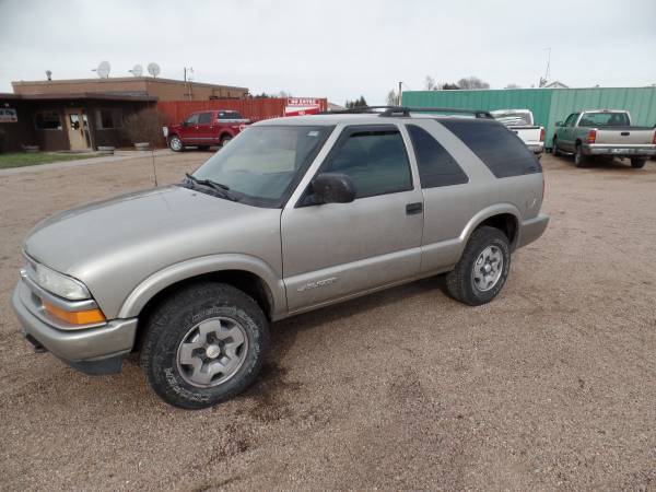 2005 Chevy S-10 Blazer 2Dr - cars & trucks - by dealer - vehicle... for sale in Holdrege, NE – photo 3