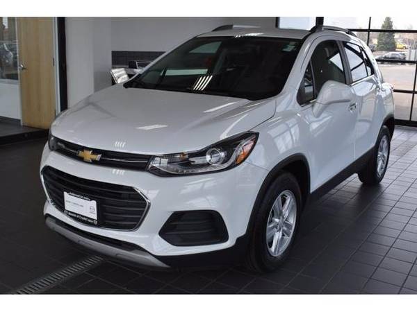 2019 Chevrolet Trax LT - wagon - - by dealer - vehicle for sale in Crystal Lake, IL – photo 3