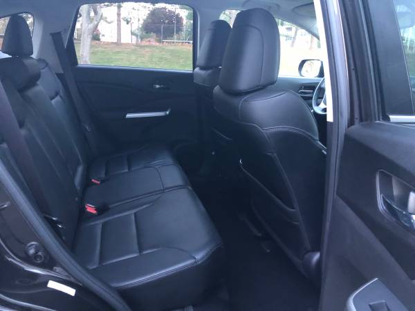 2015 Honda CR-V EXL AWD Leather Sunroof Mint Condition - cars &... for sale in Burlington, NH – photo 4