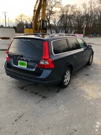 2008 Volvo V70, Runs and Drives Great! - cars & trucks - by owner -... for sale in Franklin, MA – photo 4