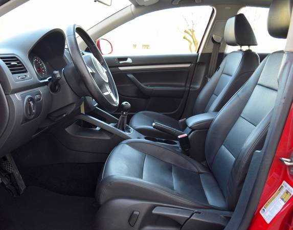 Red 2010 Volkswagen Jetta SE - Black Leather - Moonroof - 5 Speed for sale in Raleigh, NC – photo 12