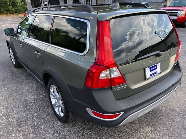 LIKE BRAND NEW! 2010 Volvo XC70 AWD Wagon 3.2L Loaded Moonroof... for sale in Austin, TX – photo 8