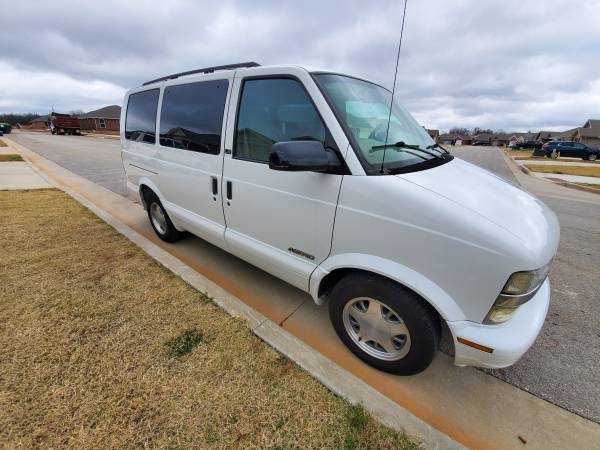 Very low mileage, super clean, astro van. - cars & trucks - by owner... for sale in Joplin, MO – photo 2