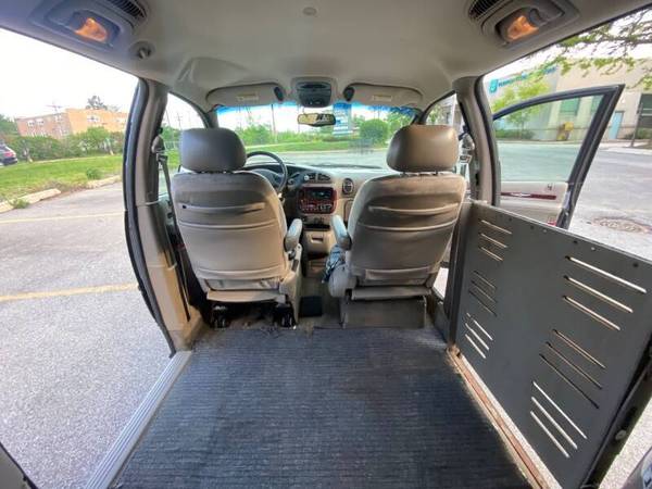2000 CHRYSLER TOWN AND COUNTRY 1OWNER HANDICAP WHEELCHAIR VAN 527940... for sale in Skokie, IL – photo 7