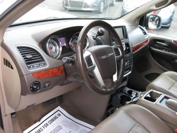 2013 Chrysler Town & Country Touring - Super Clean! for sale in Prospect Park, NJ – photo 10