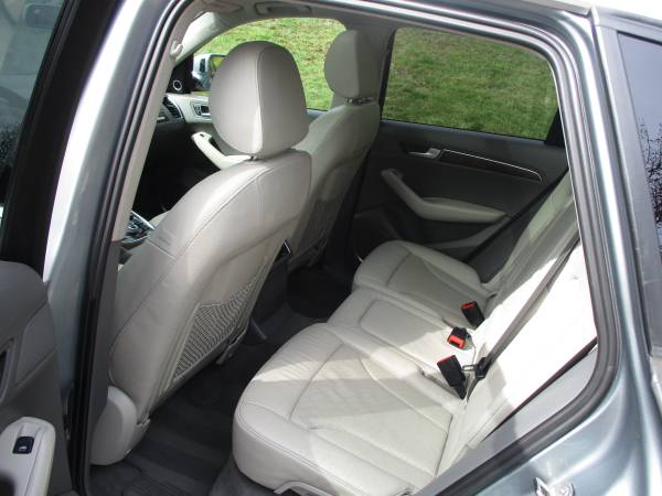2011 Audi Q5 3.2L Prestige-AWD, LOW MILES, Navigation, Pano Roof! -... for sale in Kirkland, WA – photo 11