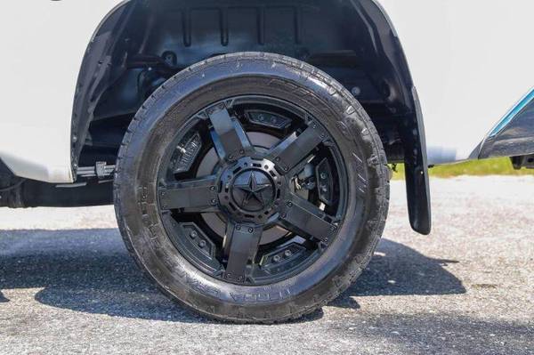 2018 Toyota TUNDRA 4WD SR5 4x4 CREW MAX NAVI LOW MILES NICE TRUCK... for sale in Sarasota, FL – photo 5