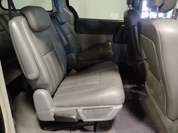 2010 Chrysler Town & Country TOURING AUTO V6! POWER ALL! LEATHER! DUAL for sale in Gretna, NE – photo 13