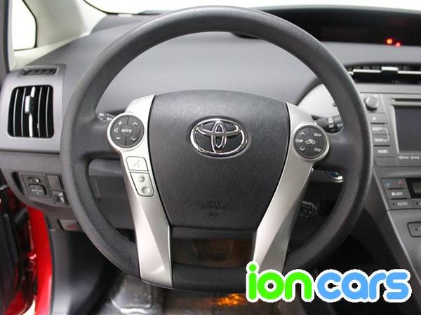 2015 Toyota Prius 3 Three Hatchback 4D - cars & trucks - by dealer -... for sale in Oakland, CA – photo 12