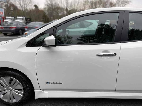 2018 Nissan LEAF S ALL ELECTRIC 151 MILES DC FAST CHARGING 16000 for sale in Walpole, RI – photo 3