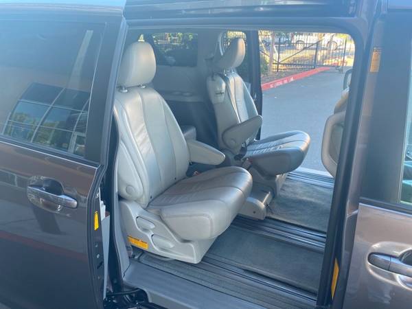 2014 Toyota Sienna XLE 7 Passenger Auto Access Seat 4dr Mini Van -... for sale in Sacramento , CA – photo 15
