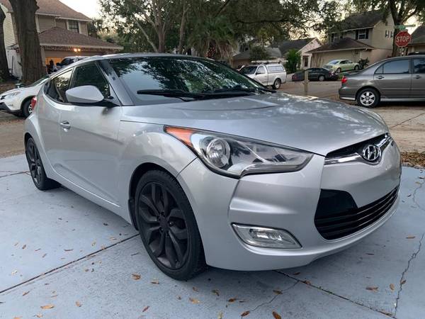 **Hyundai Veloster S**(low miles) - cars & trucks - by owner -... for sale in Altamonte Springs, FL – photo 2