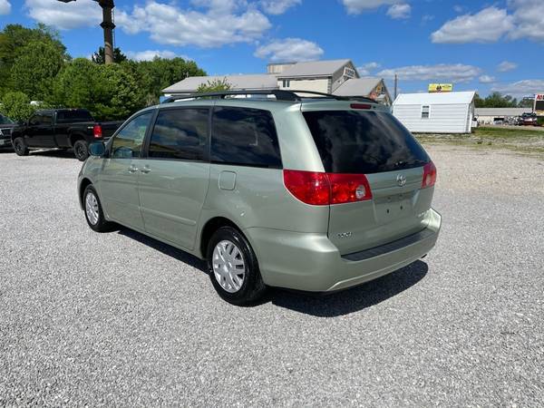 2010 Toyota SIENNA LE - - by dealer - vehicle for sale in Newburgh, IN – photo 4