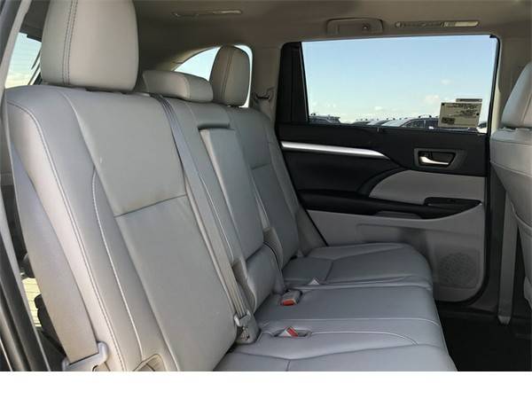 2019 Toyota Highlander XLE / $5,816 below Retail! for sale in Scottsdale, AZ – photo 9