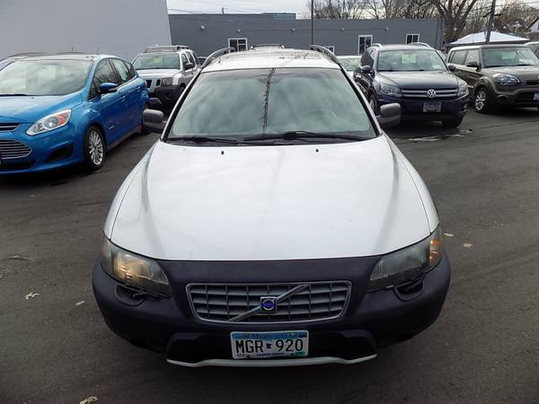 2004 Volvo XC70 Turbo (#8172) - cars & trucks - by dealer - vehicle... for sale in Minneapolis, MN – photo 2