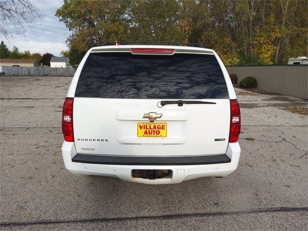2007 Chevrolet Suburban - cars & trucks - by dealer - vehicle... for sale in Oconto, WI – photo 3