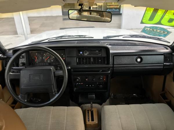 1990 VOLVO / 240DL / WHITE / SUPER CLEAN / LOW MILEAGE / MUST SEE -... for sale in Los Angeles, CA – photo 20