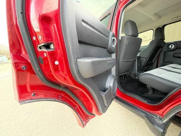 2008 Dodge Nitro SXT 3.7L 4WD - Only 96,000 Miles - cars & trucks -... for sale in Lakemore, OH – photo 7
