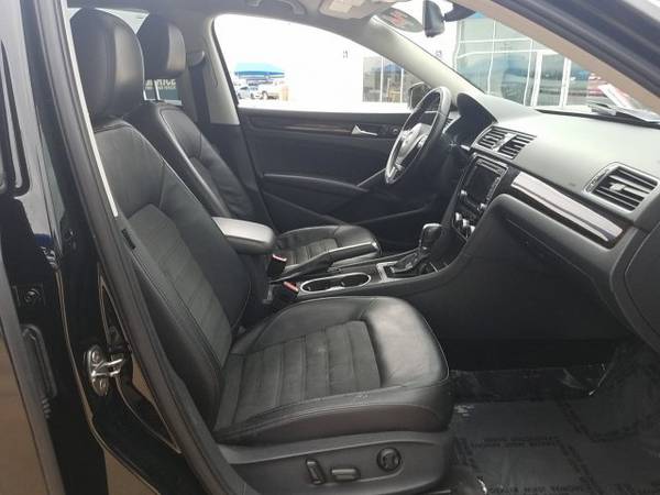 2014 Volkswagen Passat TDI SEL Premium SKU:EC042264 Sedan for sale in Amarillo, TX – photo 22