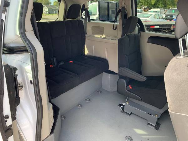 ★★★ 2014 Dodge Grand Caravan Handicap Accessible ★★★ for sale in Grand Forks, ND – photo 14