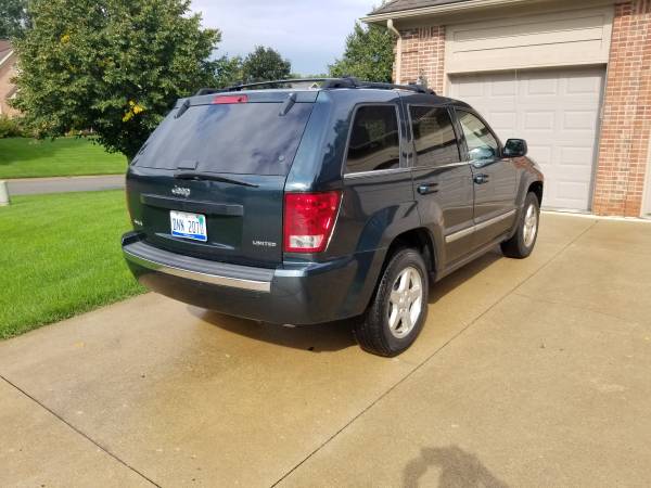 2005 Jeep grand Cherokee limited 4x4 for sale in Walled Lake, MI – photo 3