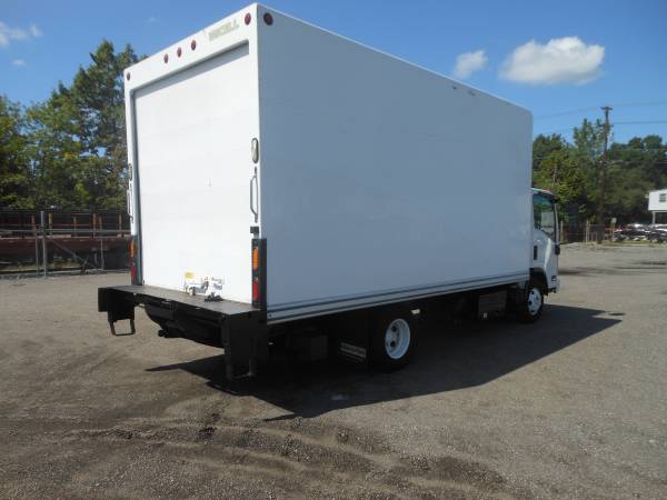 2014 Isuzu Npr HD 16' box truck w/lift gate only 59,000 miles LQQK!! for sale in Lincoln, RI – photo 5