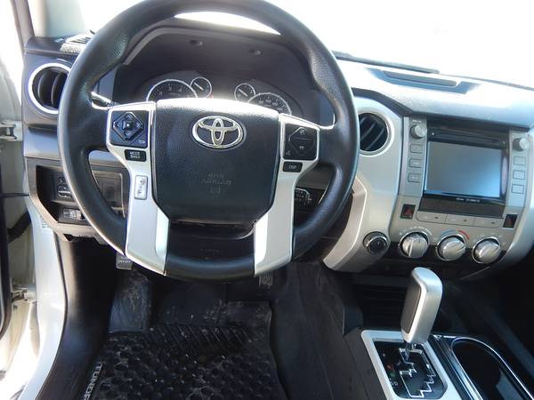 2015 Toyota Tundra SR5 CrewMax for sale in Macgregor, ND – photo 10