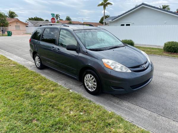 2008 Toyota Sienna - cars & trucks - by owner - vehicle automotive... for sale in Miami, FL – photo 2