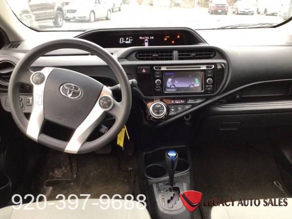 2015 TOYOTA PRIUS C IV - - by dealer - vehicle for sale in Jefferson, WI – photo 11
