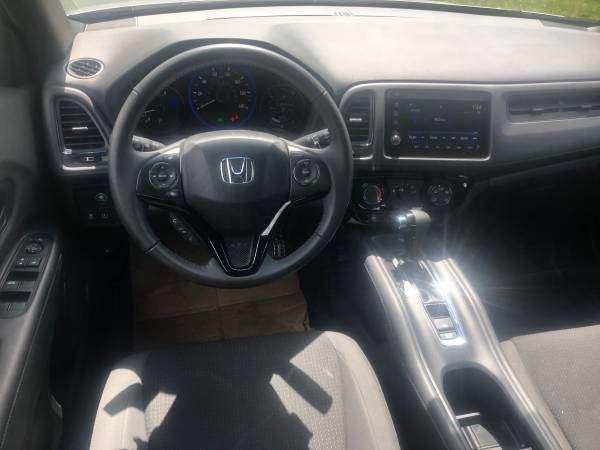2019 Honda HR-V SPORT - - by dealer - vehicle for sale in Farmington, MN – photo 9