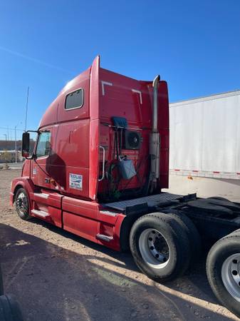 Volvo VNL670 2007 semi truck - cars & trucks - by owner - vehicle... for sale in Las Vegas, NV – photo 7