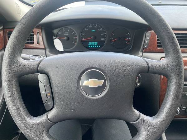 2008 Chevrolet Impala LS - - by dealer - vehicle for sale in Shawano, WI – photo 24