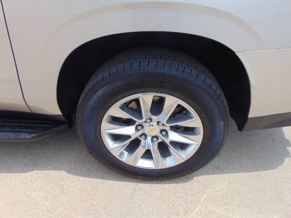 2021 Chevrolet Suburban V8 ( Mileage: 5, 344! - - by for sale in Devine, TX – photo 11
