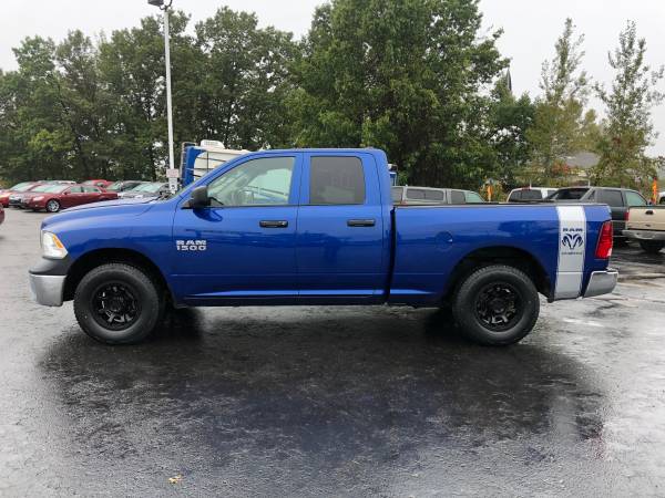Clean Carfax! 2016 Ram 1500! 4x4! Crew Cab! Very Sharp! for sale in Ortonville, MI – photo 2