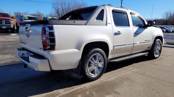 2010 Chevy Chevrolet Avalanche LTZ pickup White - - by for sale in Pleasant Hill, IA – photo 6
