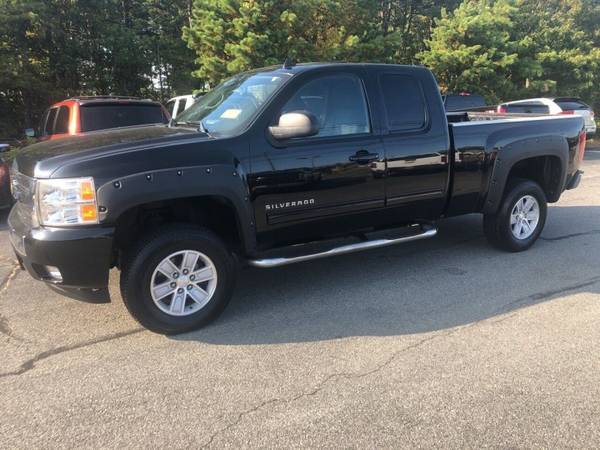 2011 Chevrolet Silverado 1500 LT 4x4 4dr Extended Cab 6.5 ft. SB < for sale in Hyannis, RI – photo 2